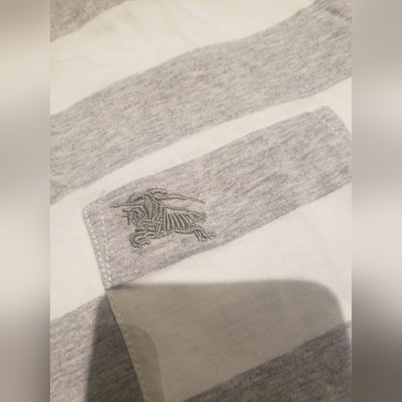 Burberry tshirt - Picture 2 of 3